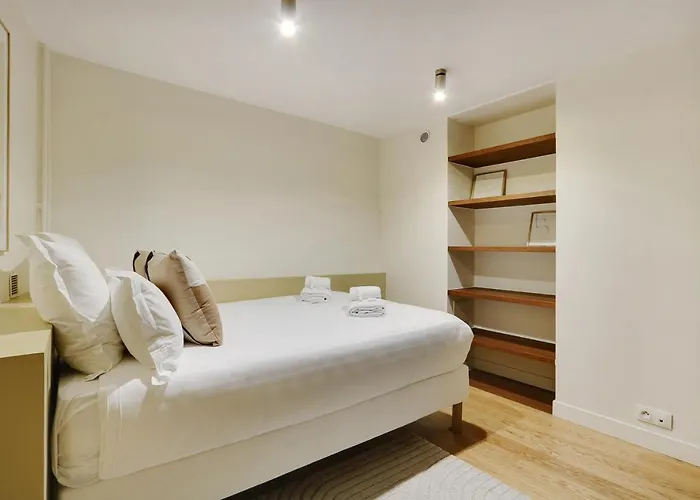 Pick A Flat's In Saint-germain - Rue De Sevres *