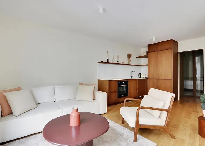 Pick A Flat's In Saint-germain - Rue De Sevres *